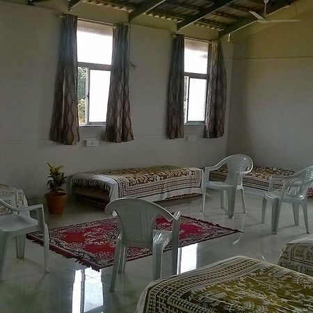 Palm Springs Lake Resort Jaitāpur Extérieur photo